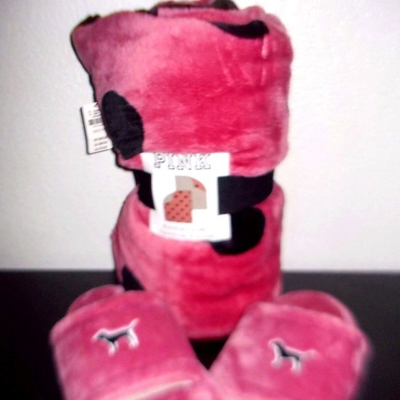 VICTORIA'S SECRET PINK BEGONIA REVERSIBLE POLKA DOT FLEECE BLANKET & SLIPPERS - Picture 1 of 7